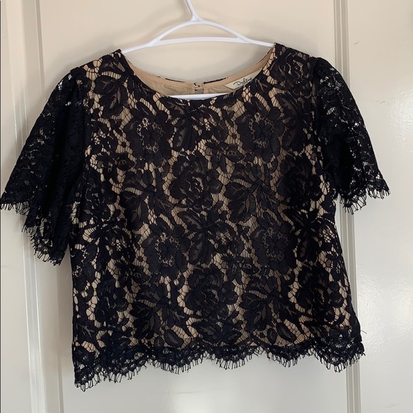 Lace dress shirt (M/L) - Picture 2 of 6